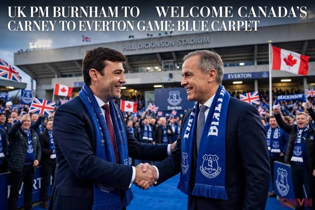 Thủ tướng Anh Andy Burnham đón người đồng cấp Canada Mark Carney xem trận đấu của Everton tại Liverpool