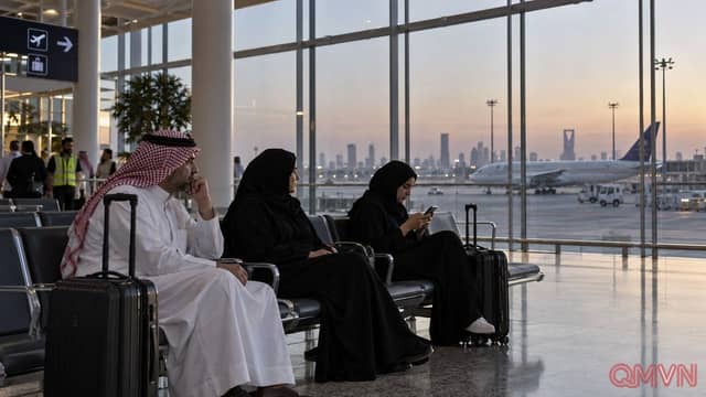 Sân bay Riyadh tại Saudi Arabia liên tiếp bị đánh khiến hành khách mắc kẹt giữa khủng hoảng an ninh khu vực