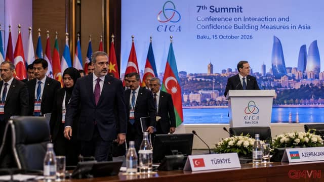 Ngoại trưởng Türkiye rời hội trường khi Tổng thống Israel phát biểu tại Baku, phơi bày bất đồng về Palestine trong diễn đàn an ninh châu Á