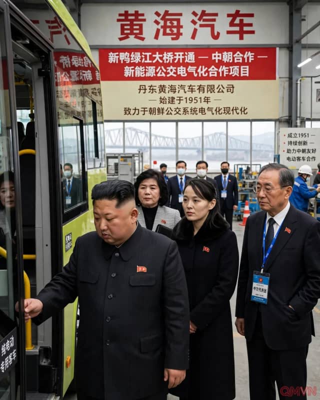 Vì sao nhà lãnh đạo Triều Tiên Kim Jong-un bất ngờ thăm một nhà máy xe buýt ở thành phố biên giới Đan Đông của Trung Quốc?