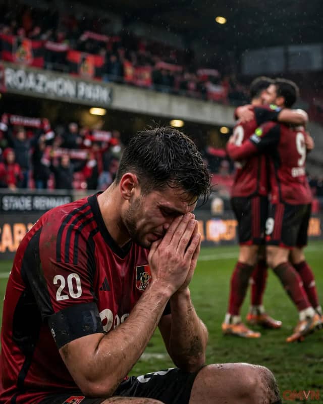 Rennes vươn lên dẫn đầu Ligue 1 sau chiến thắng 3-0 trước Strasbourg, Marseille thoát hiểm trong trận cầu bảy bàn